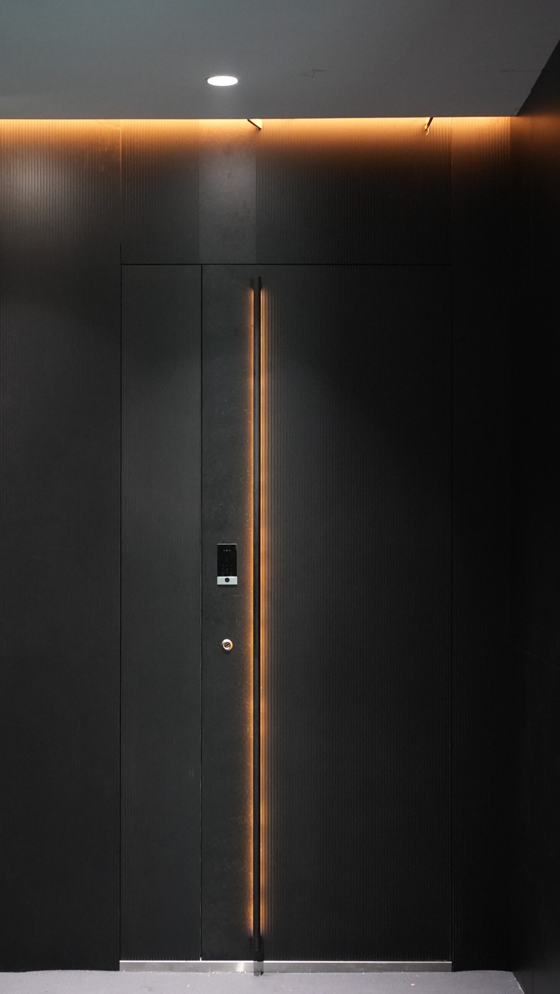 Full-height architectural entrance reference
